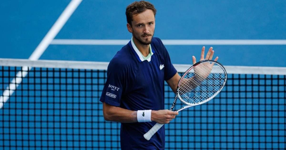 Medvedev le cede el número 1 a Djokovic tras caer en los cuartos de Miami