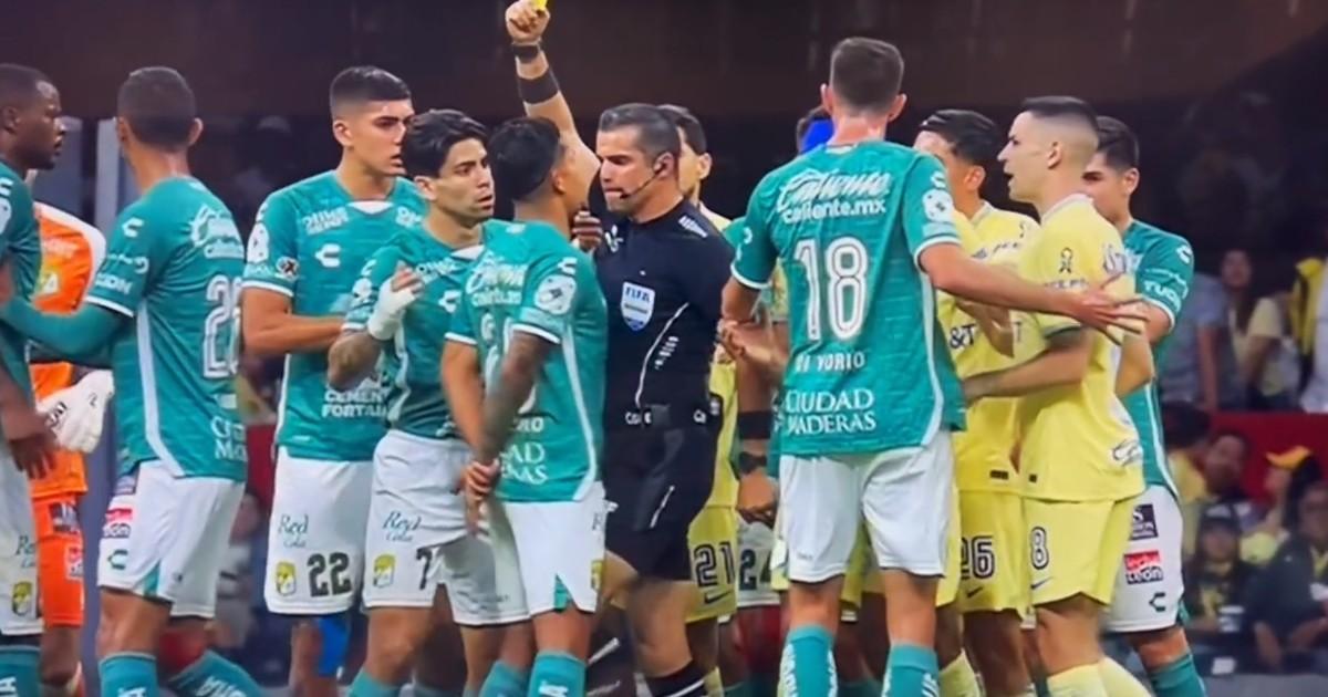 (VIDEO) Escándalo en el fútbol mexicano por agresión de árbitro a jugador