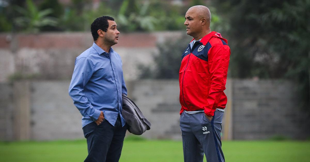 (FOTOS) Deportivo Municipal presentó a Rafael Castillo como su nuevo entrenador