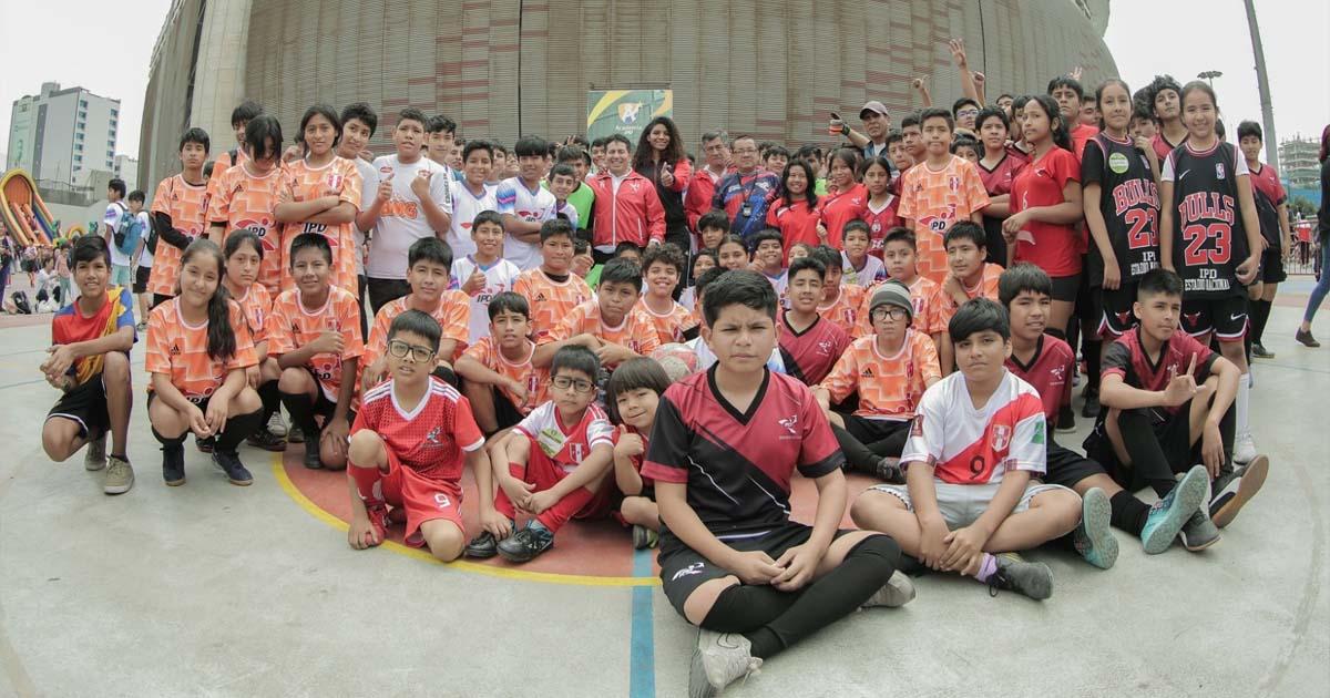 IPD celebró el Día del Niño con más de 500 menores en el Estadio Nacional
