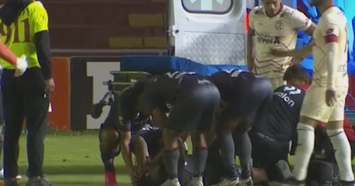 (VIDEO) Paolo Reyna sufrió dura lesión y tuvo que ser retirado en ambulancia