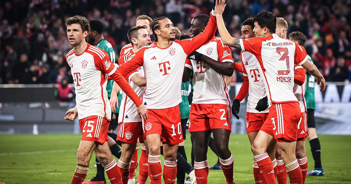 (VIDEO) Bayern Múnich goleó al Stuttgart y sigue mirando de cerca la cima
