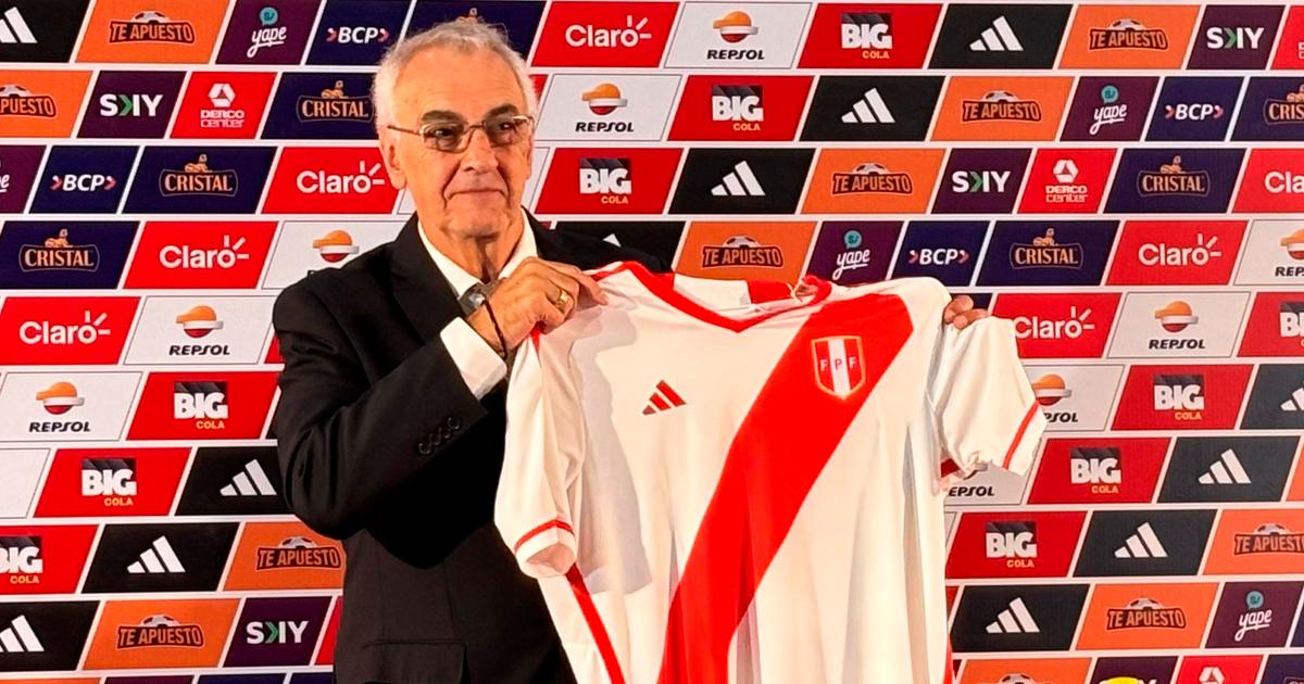 Fossati: "Estamos felices, orgullosos y honrados de estar al frente de la Selección del Perú"