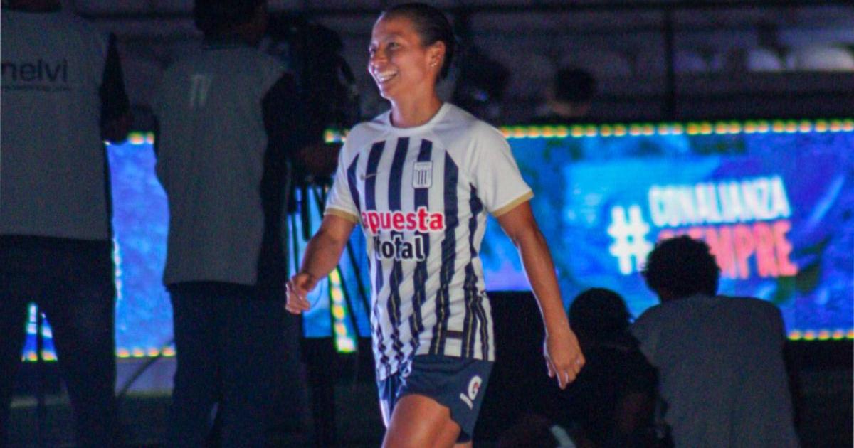 ¡Noche de gala! Alianza Lima presentó a su plantel femenino de fútbol 2024