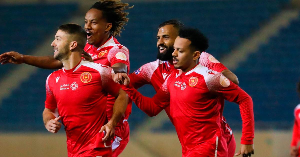 Con Carrillo,  Al-Qadisiya derrotó por 2-0 a Al-Ain y es puntero en el ascenso árabe
