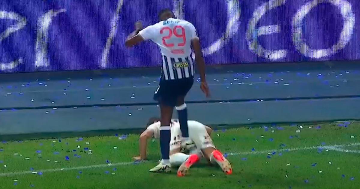 (VIDEO) Donde duele: Ramos se fue expulsado por esta dura falta a Calcaterra