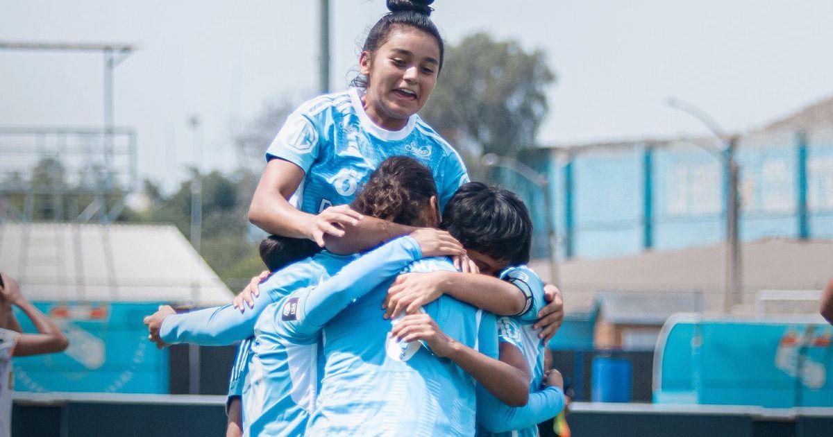 Cristal no tuvo piedad y venció por 8-0 a Ayacucho FC en la Liga femenina