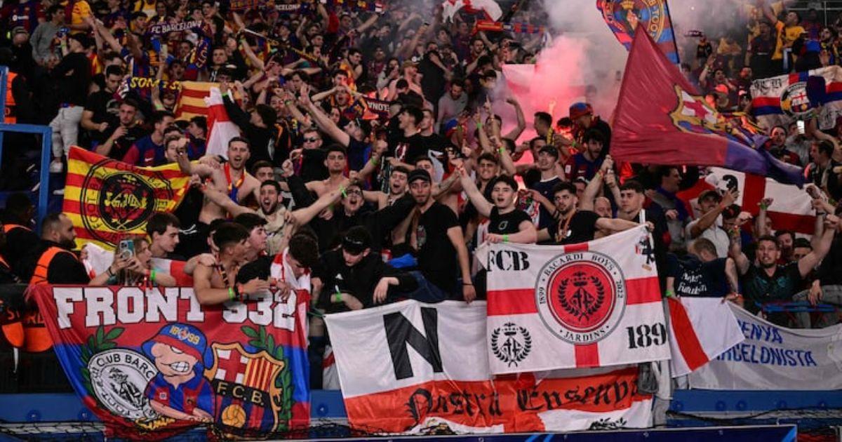 La UEFA multó al Barcelona por "comportamiento racista" de sus hinchas