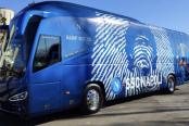 Napoli presentó nuevo bus con la imagen de Diego Maradona